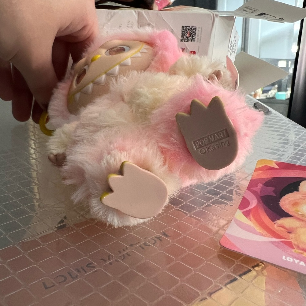 POP MART Loyalty- Labubu The Monsters Big Into Energy Vinyl Plush - Picture 5 of 5